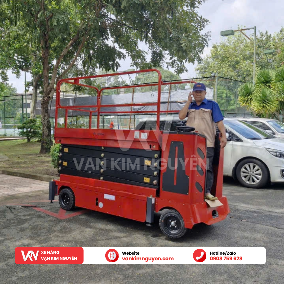 Thang nâng người 11m