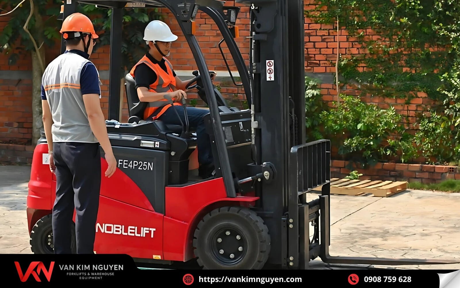 Xe nâng điện ngồi lái Noblelift Xe nâng điện ngồi lái Noblelift