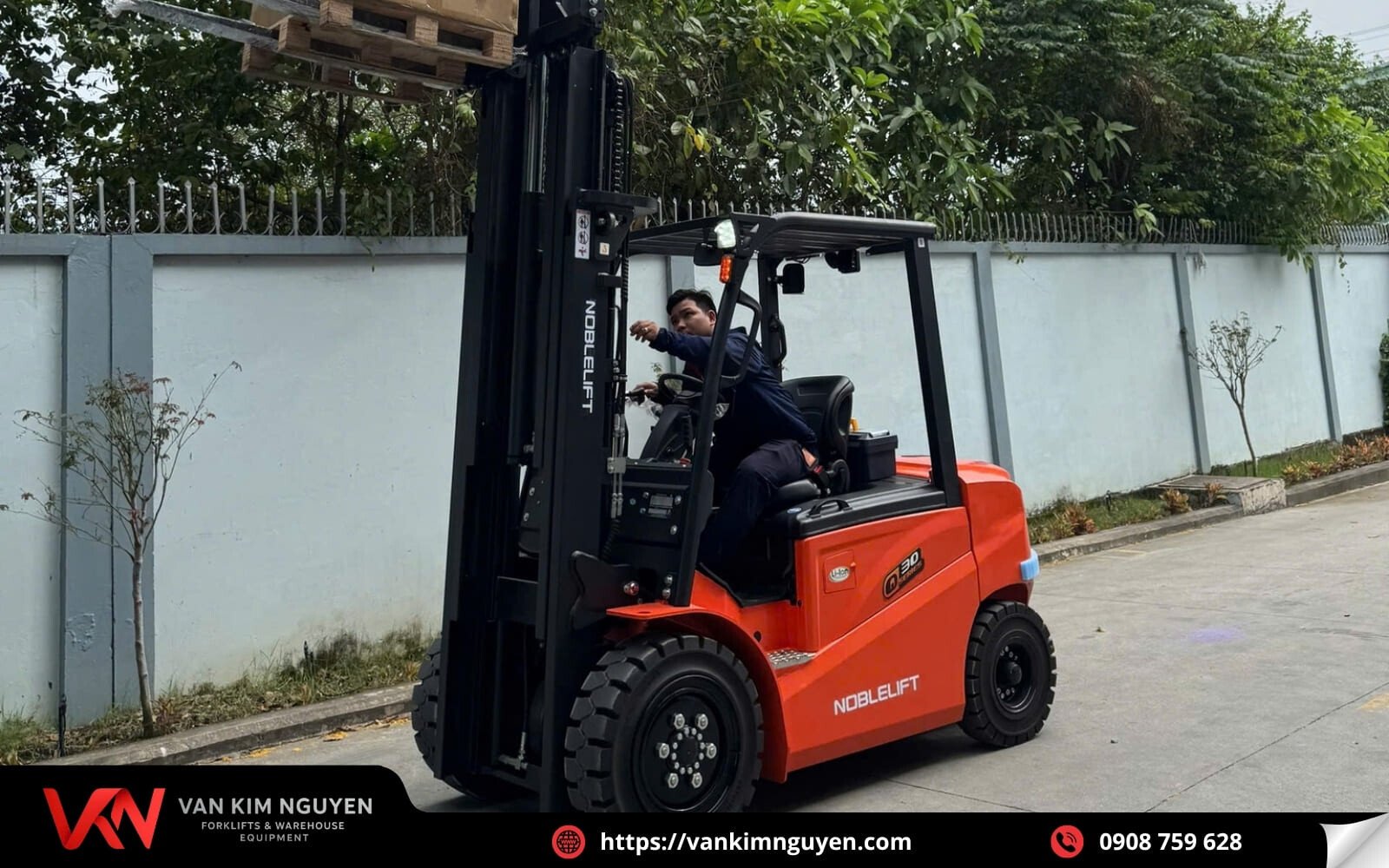 Điều khiển xe nâng tham gia giao thông