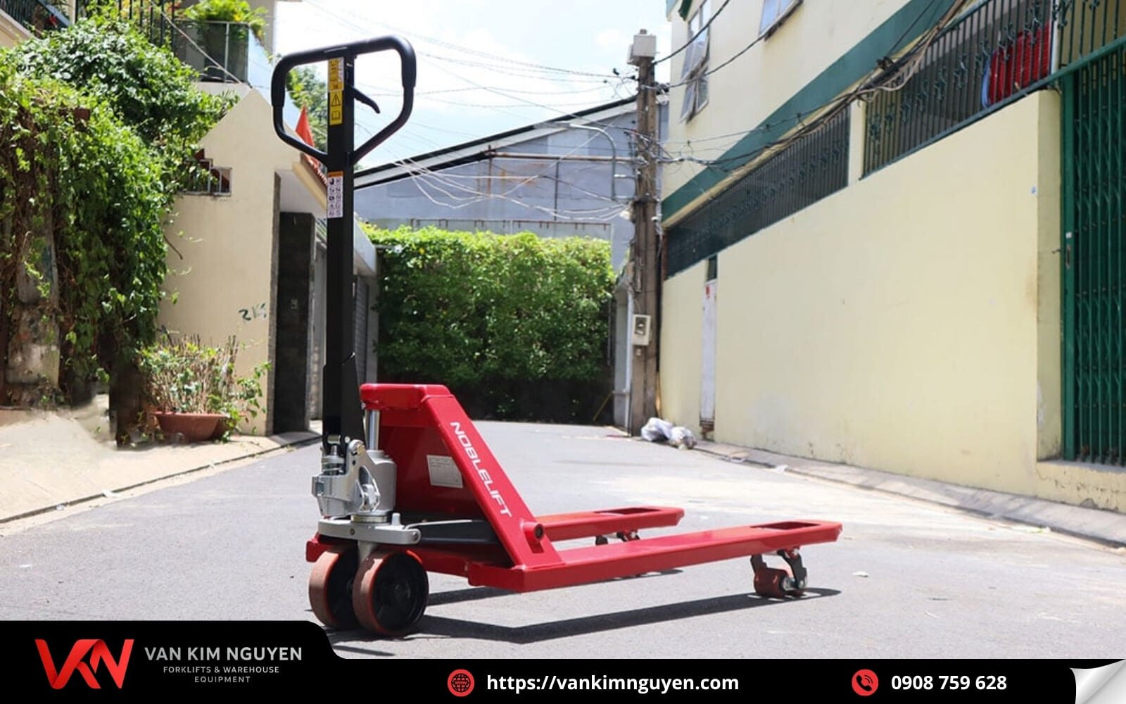 Xe nâng tay thấp 2.5 tấn thiết kế với khung sườn chắc chắn Xe nâng tay thấp 2.5 tấn thiết kế với khung sườn chắc chắn