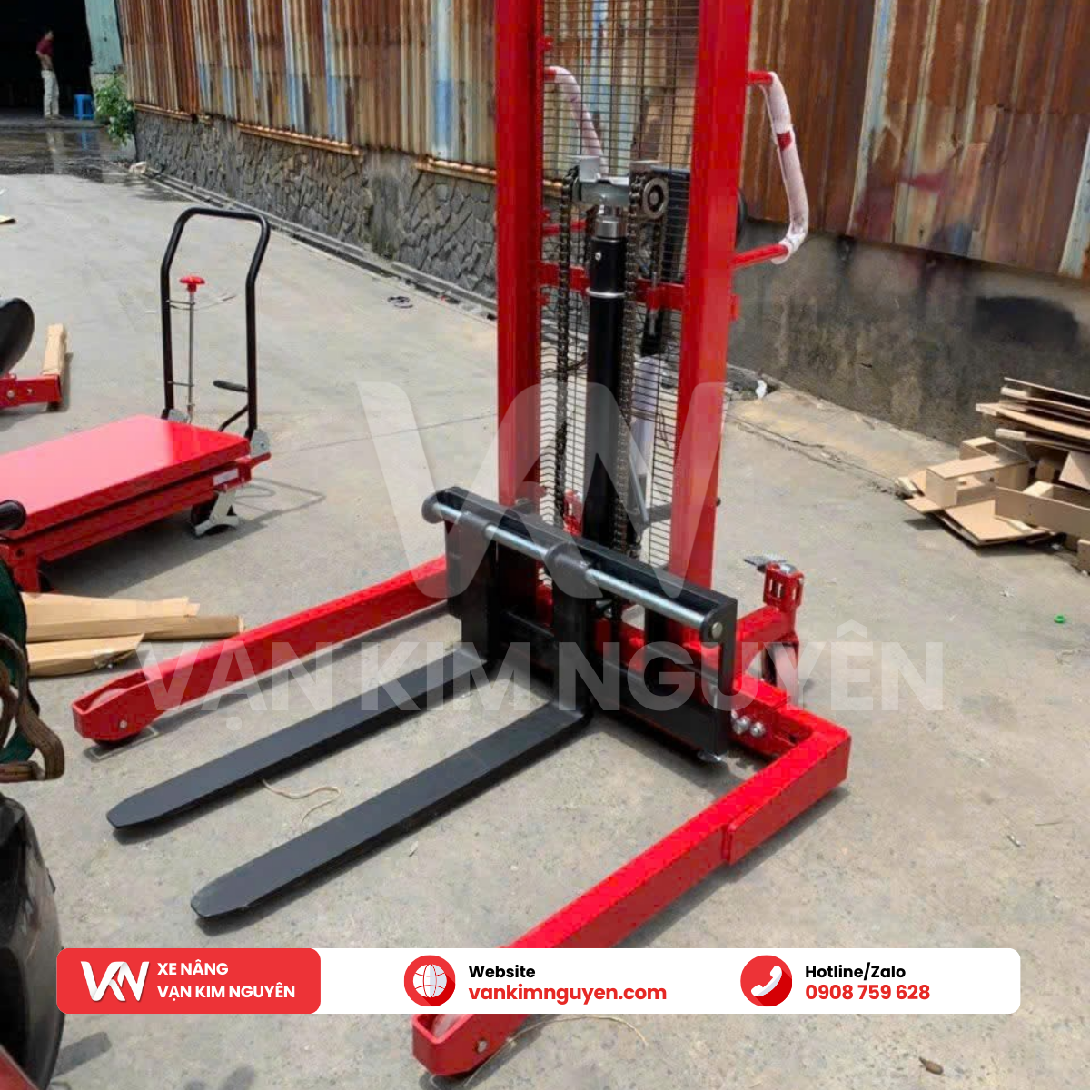 Xe Nâng Tay Cao Chân Rộng