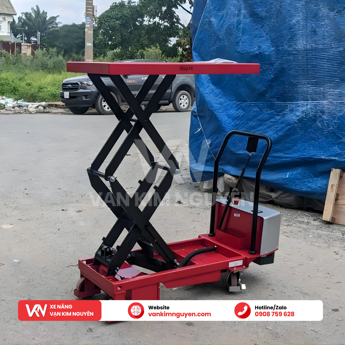 Xe nâng mặt bàn điện