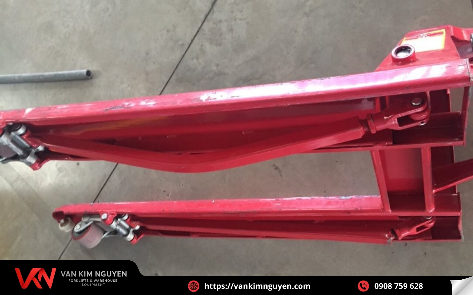  Liên hệ ngay Vạn Kim Nguyên để khắc phục xe nâng tay bị cong