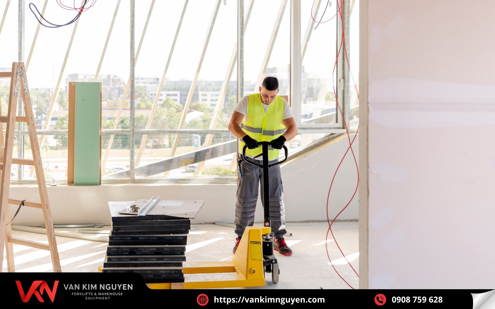  Vạn Kim Nguyên cung cấp dịch vụ bảo trì xe nâng tay chuyên nghiệp