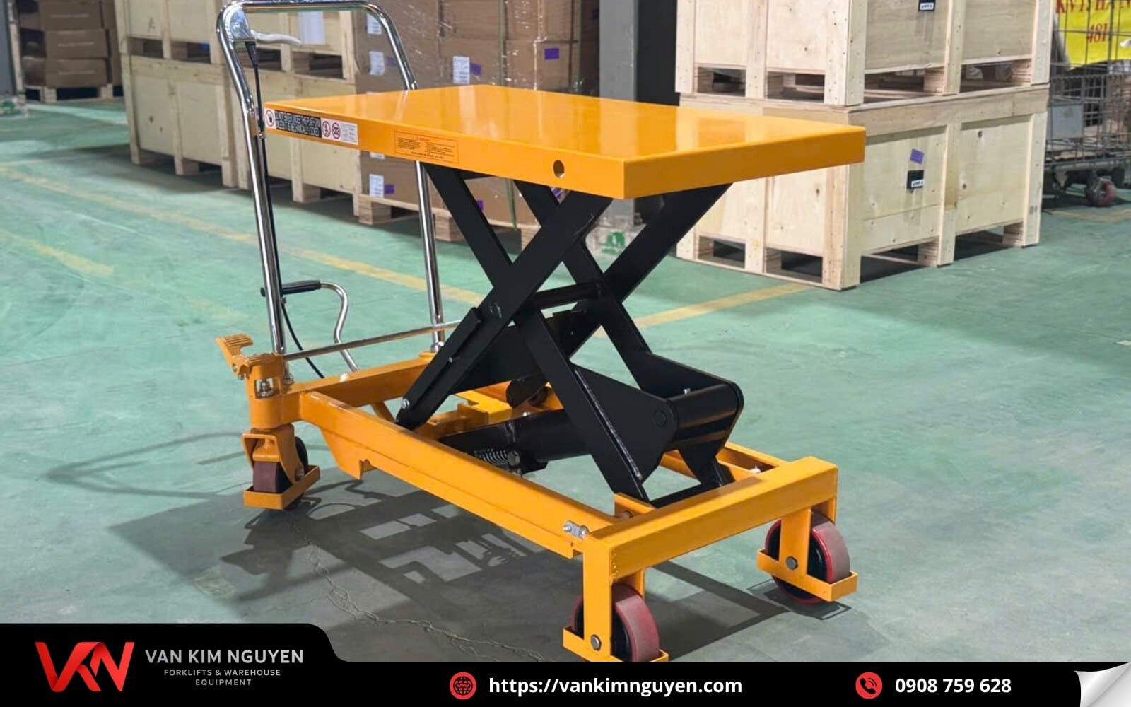 Xe nâng mặt bàn vận hành êm ái