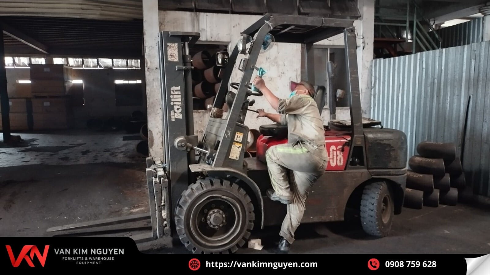 Lắp ráp phụ tùng xe nâng dầu