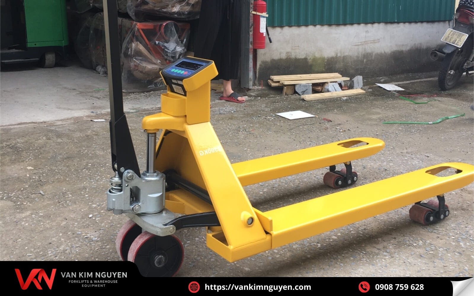  Cân điện tử chính xác, tiện lợi cho việc quản lý kho