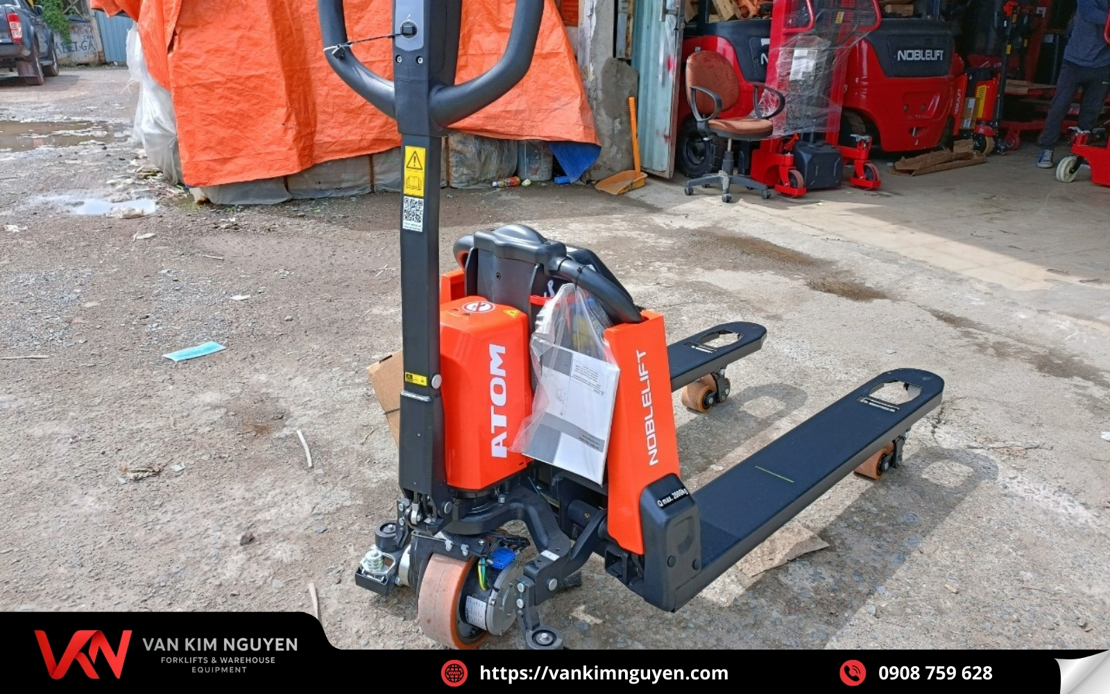 Mua ngay xe nâng tay chạy bằng điện 1.5 tấn tại Vạn Kim Nguyên Mua ngay xe nâng tay chạy bằng điện 1.5 tấn tại Vạn Kim Nguyên