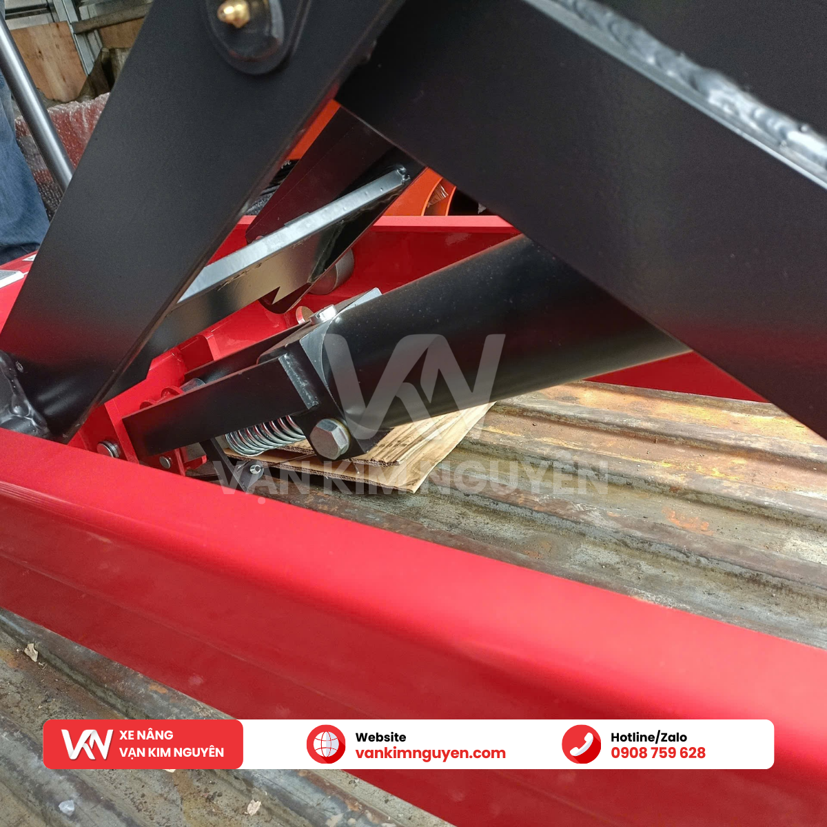 Xe nâng mặt bàn 1000kg