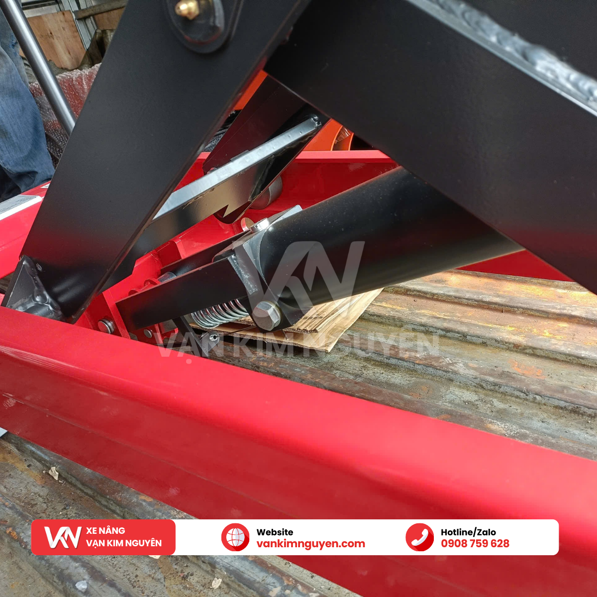 Xe nâng mặt bàn 750kg