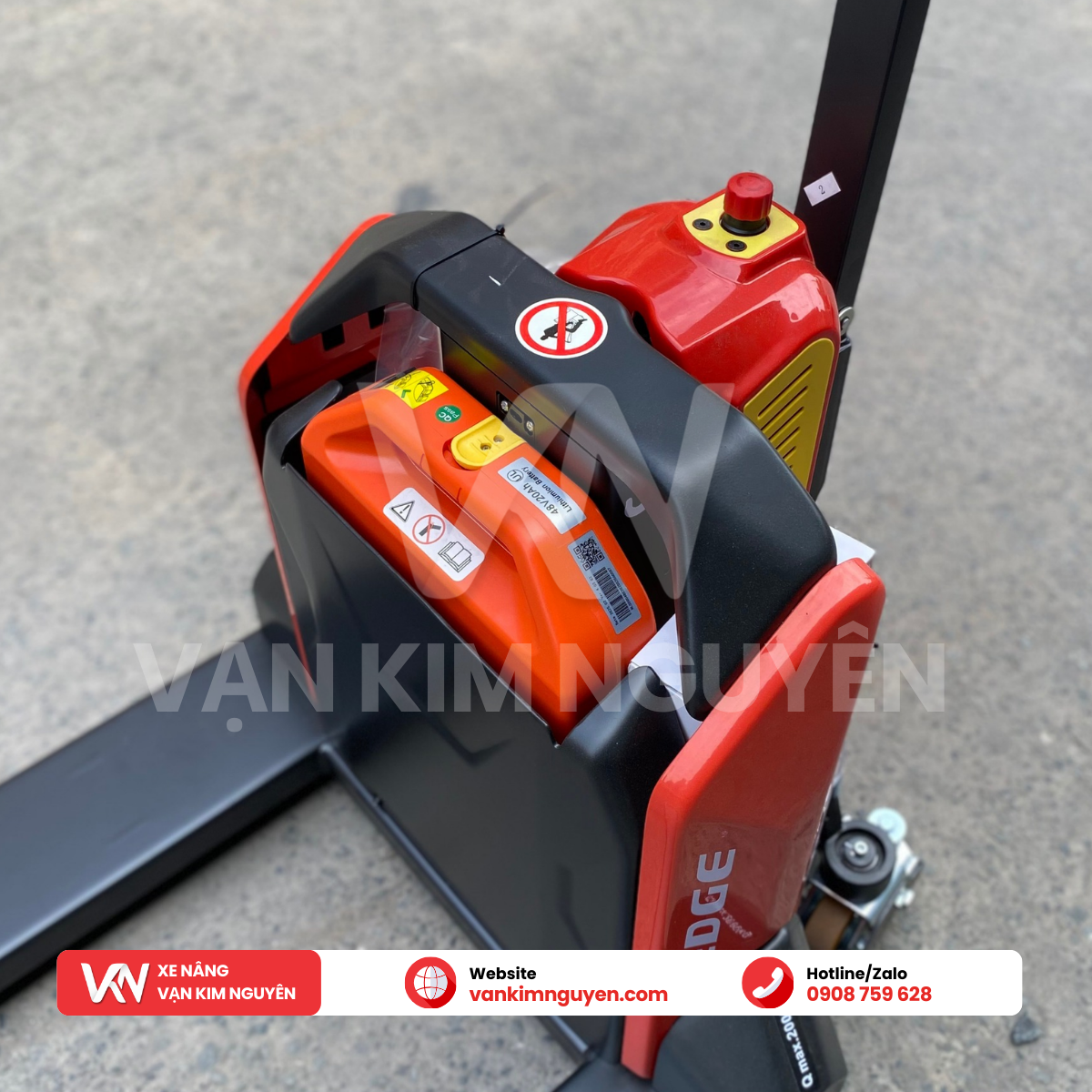 Xe nâng tay điện 1.5 tấn