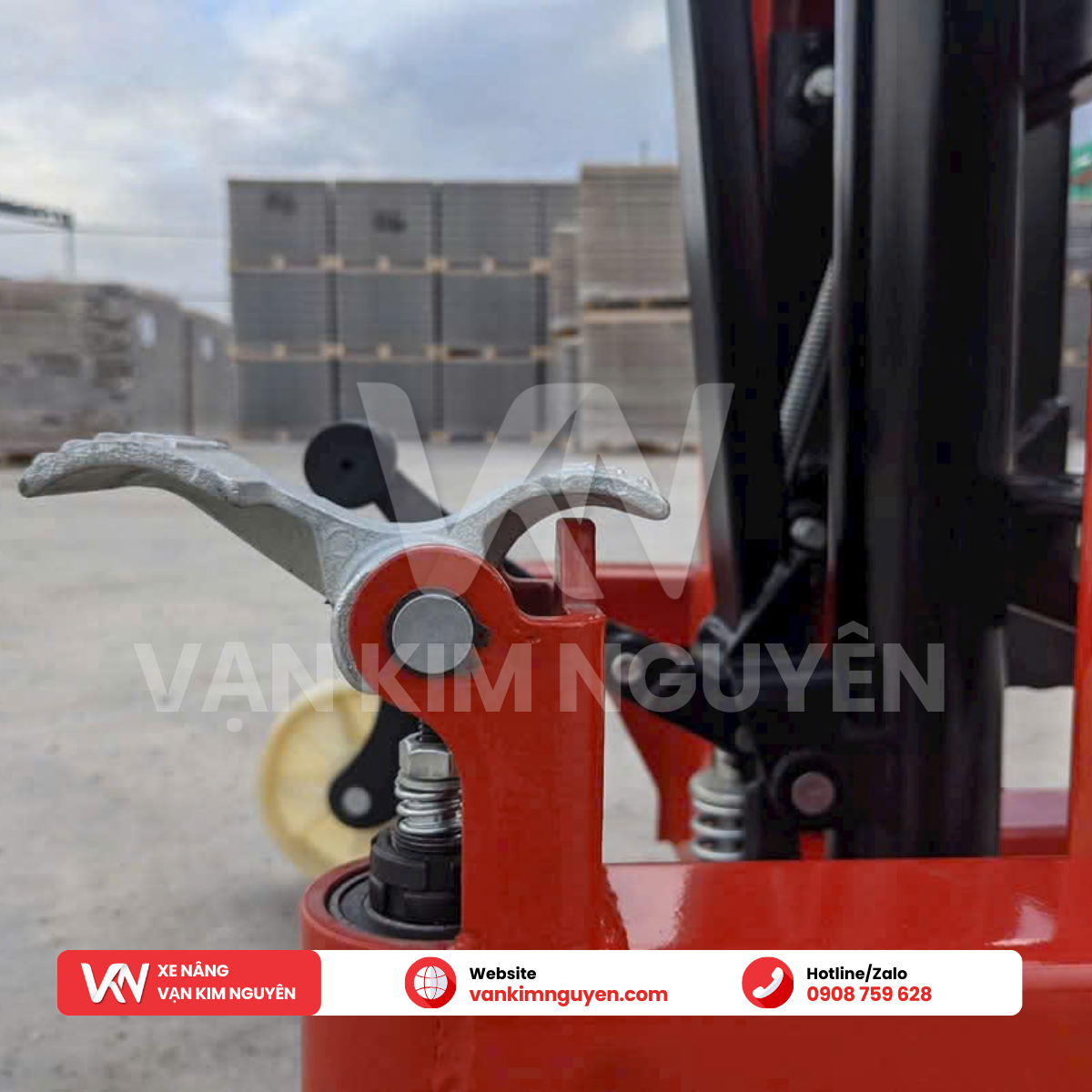 Xe Nâng Tay Cao 1 Tấn