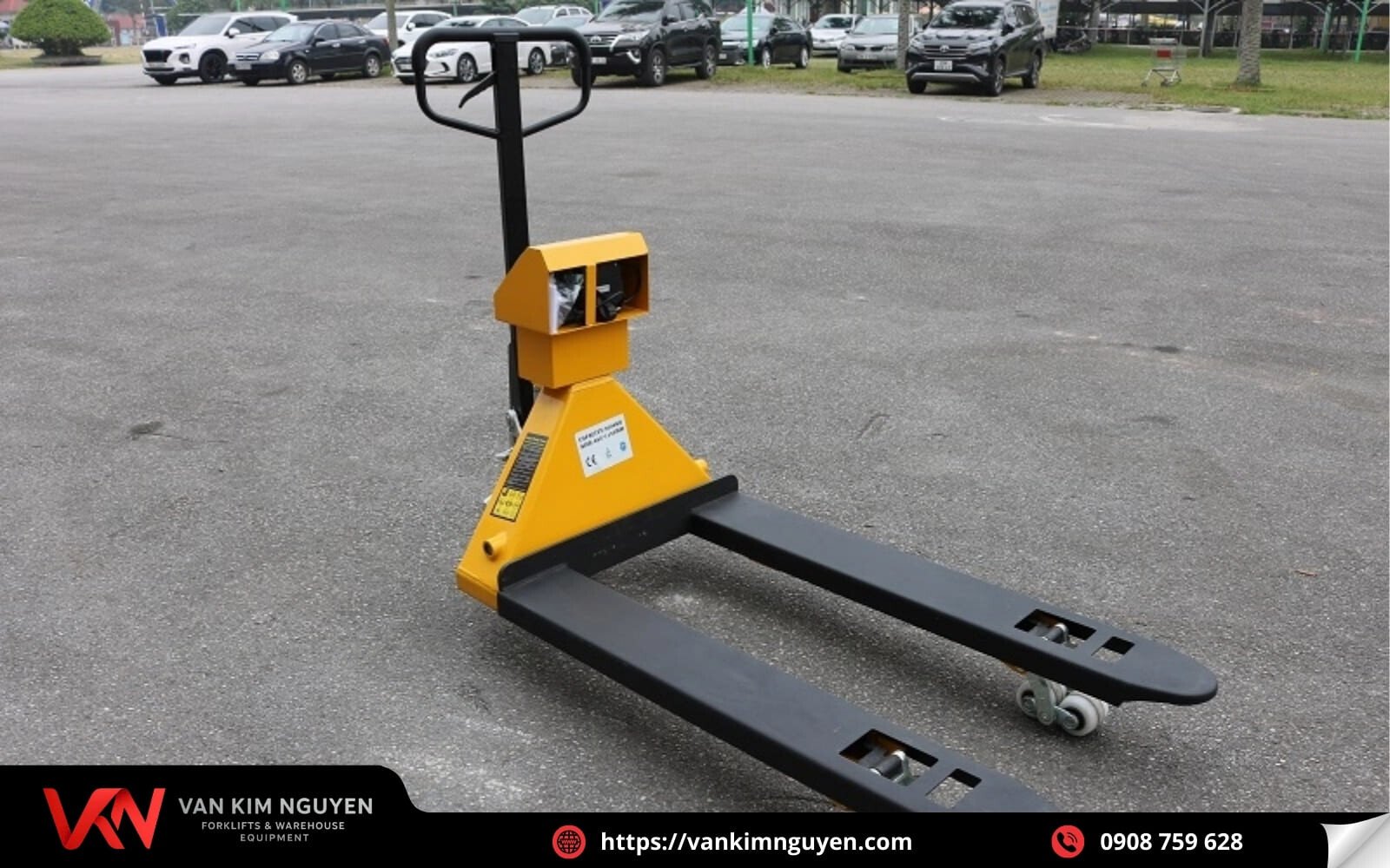  Bánh xe được thiết kế với chất liệu nhựa bền bỉ