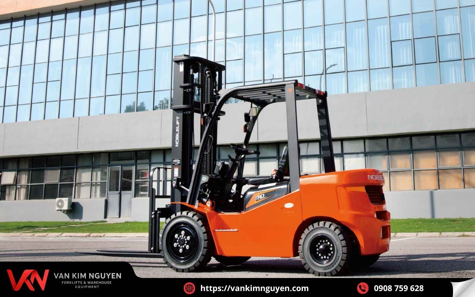 Xe nâng điện ngồi lái an toàn Xe nâng điện ngồi lái an toàn