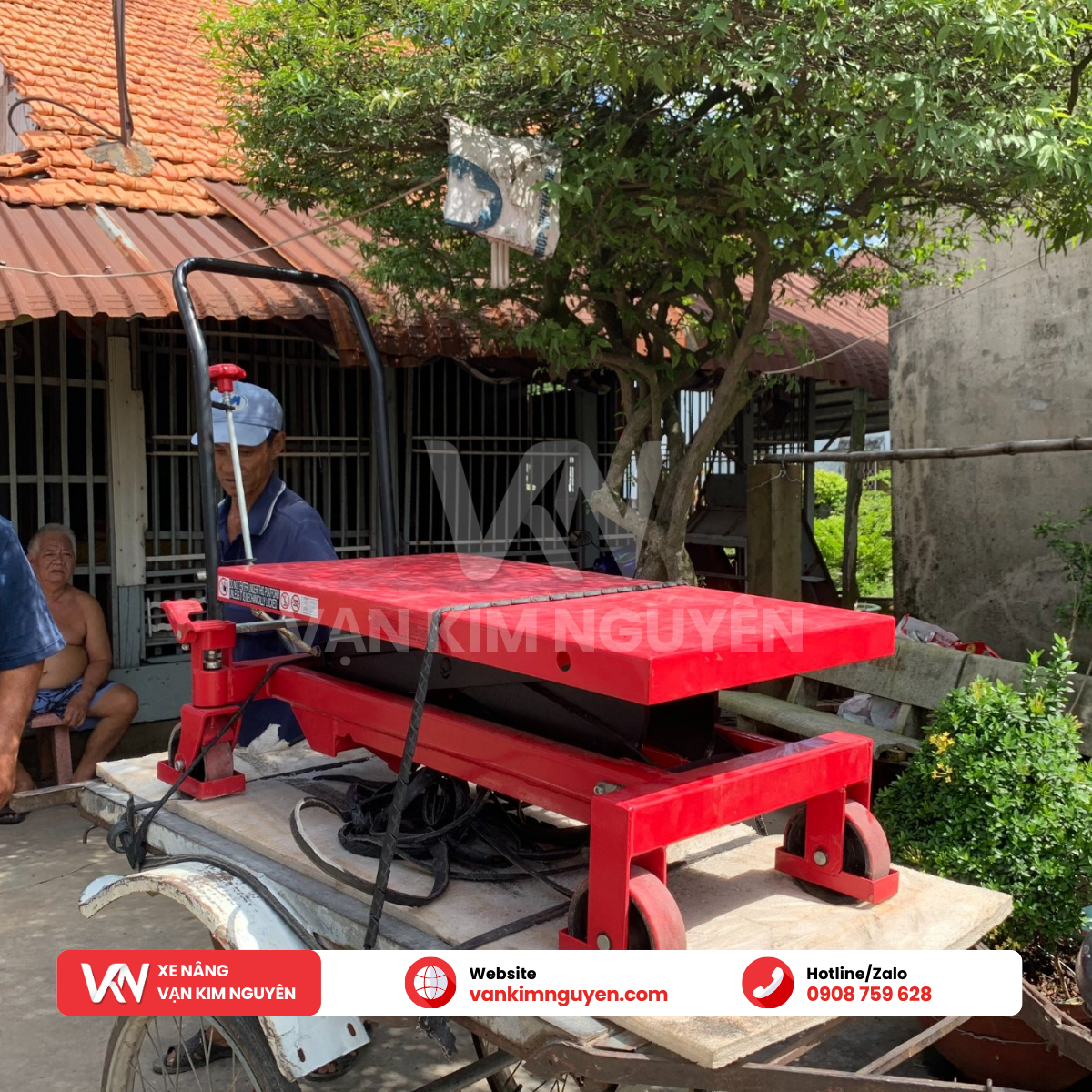 Xe nâng mặt bàn 1000kg