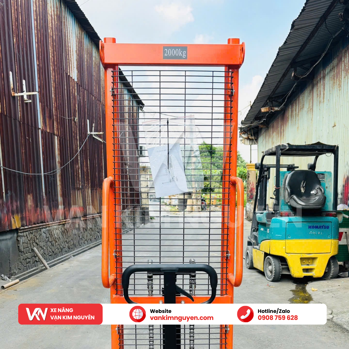 Xe nâng tay cao 2 tấn