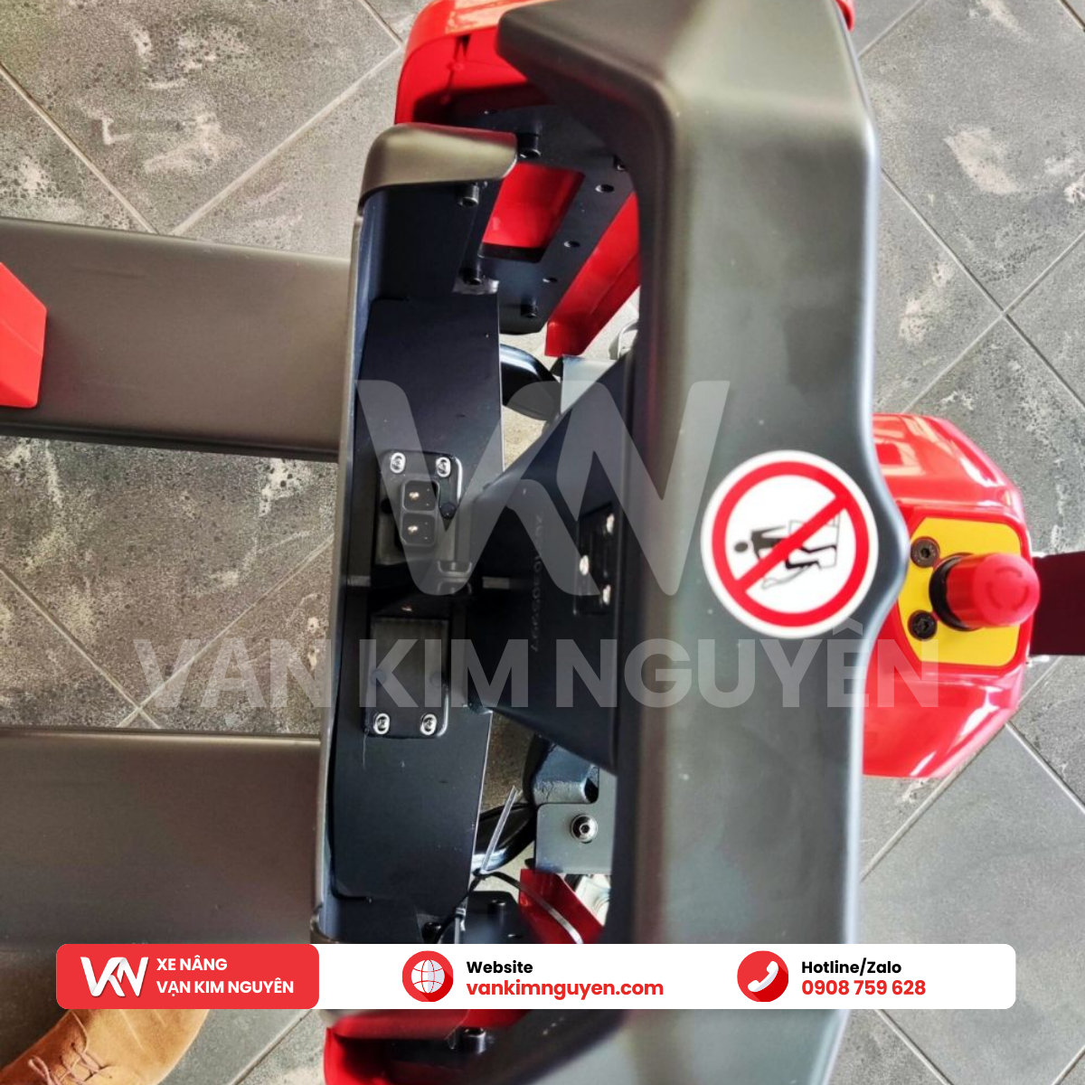 Xe nâng tay điện 1.5 tấn