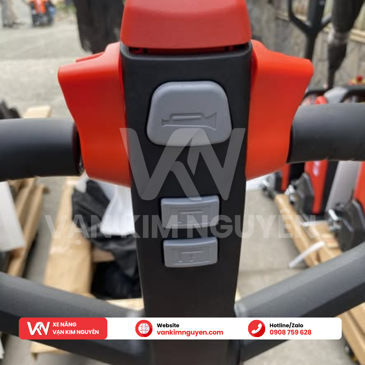 Xe nâng tay điện 1.5 tấn