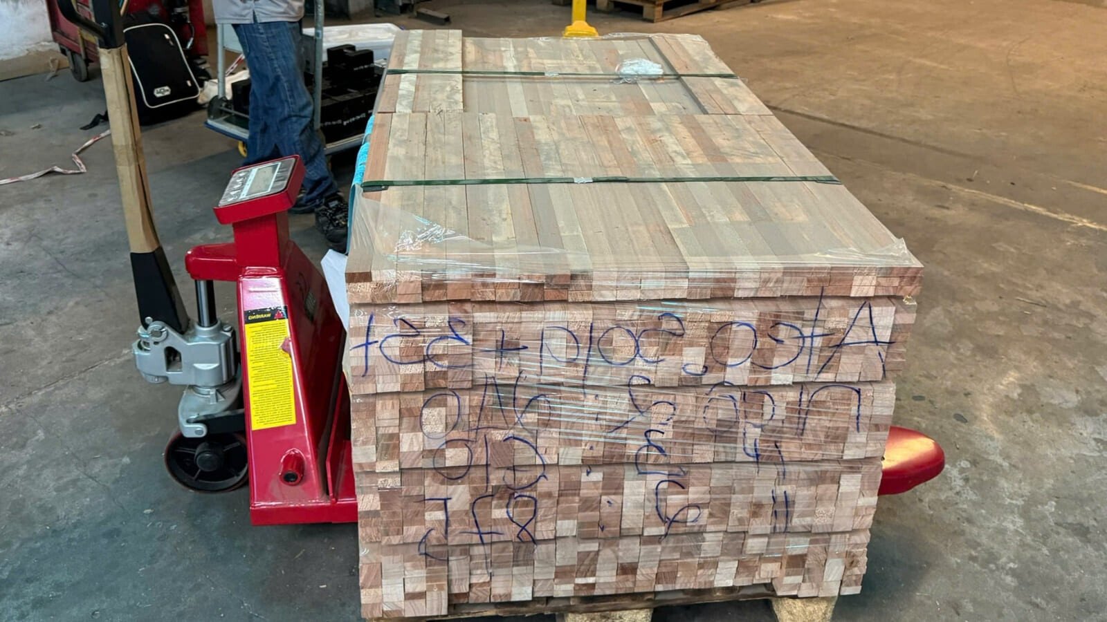 Top 5 xe nâng tay thấp gắn cân đáng đầu tư năm [2025]