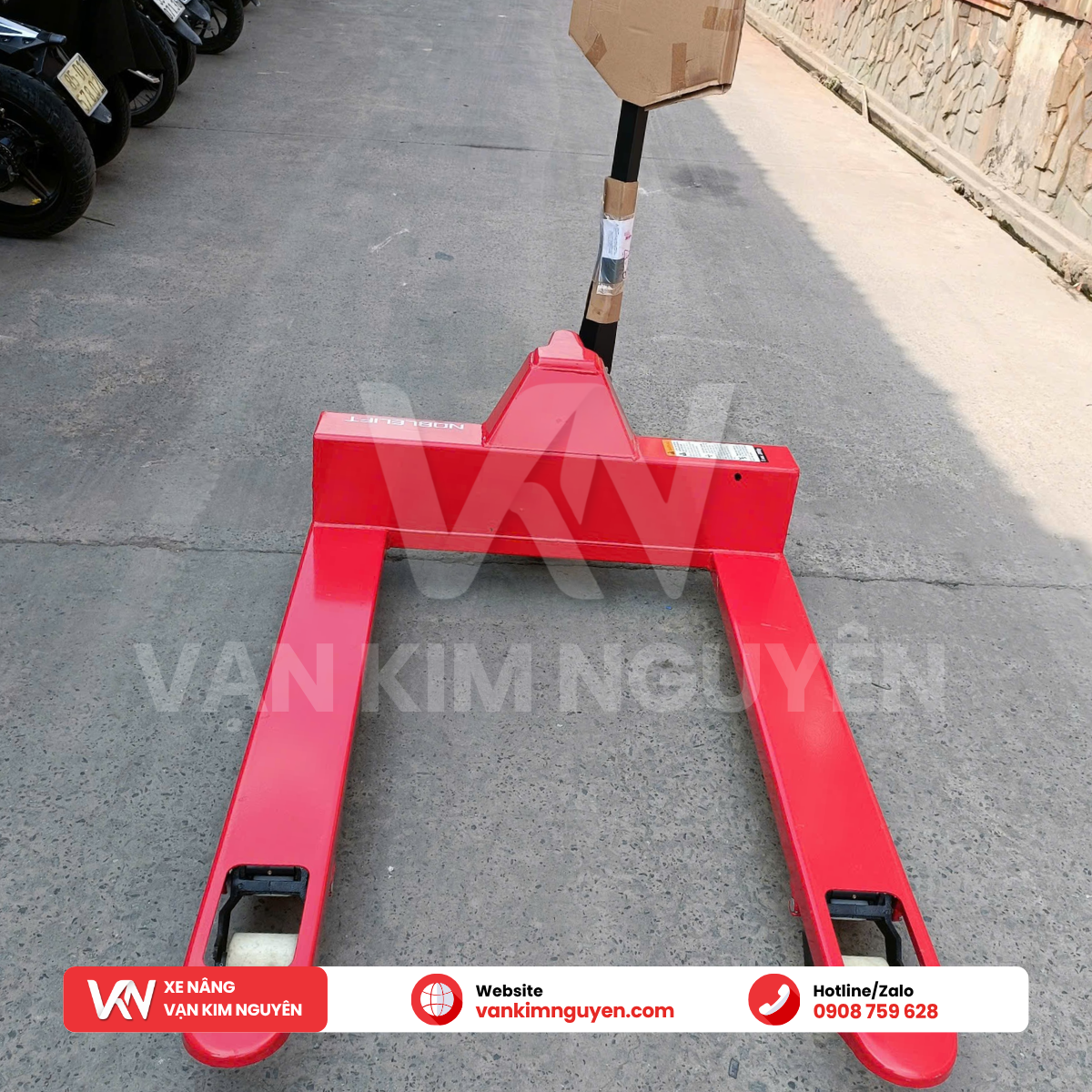 Xe nâng tay càng rộng