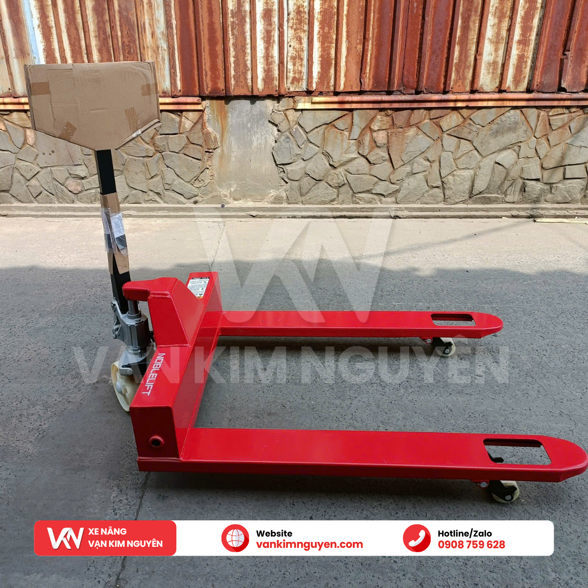 Xe nâng tay càng rộng