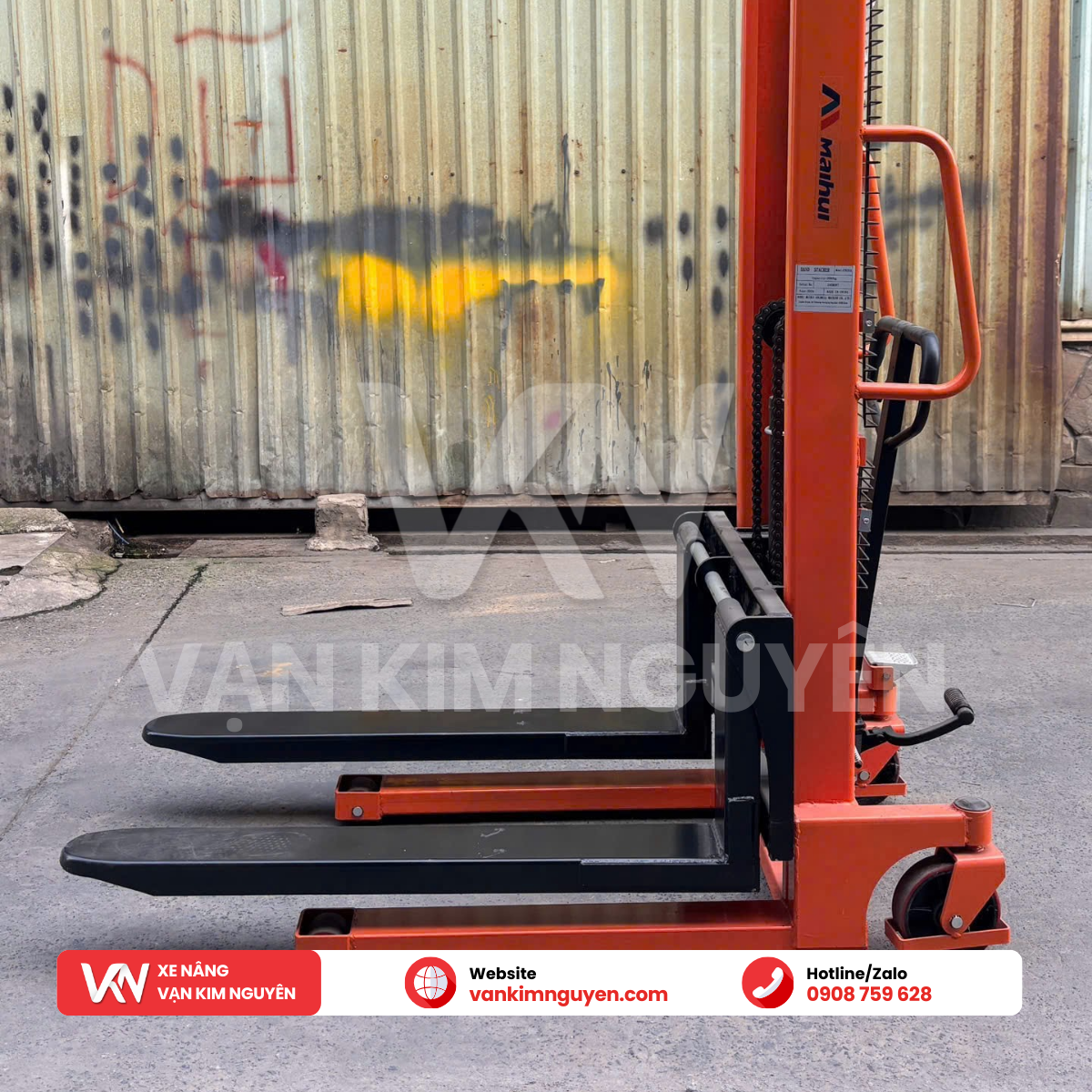 Xe nâng tay cao 2 tấn