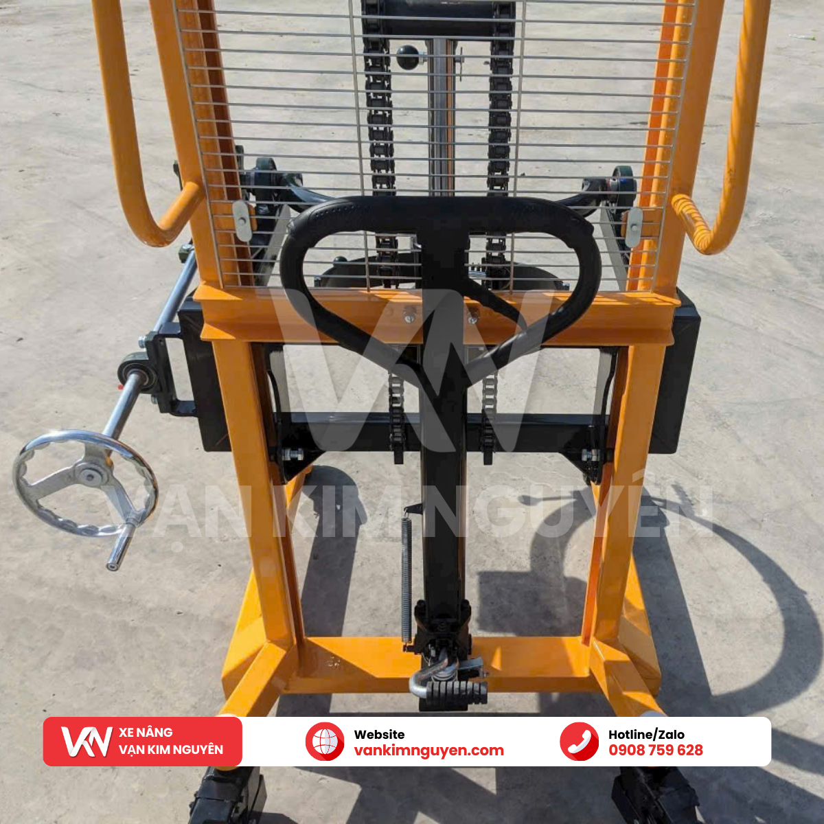Xe nâng thùng phuy bằng tay