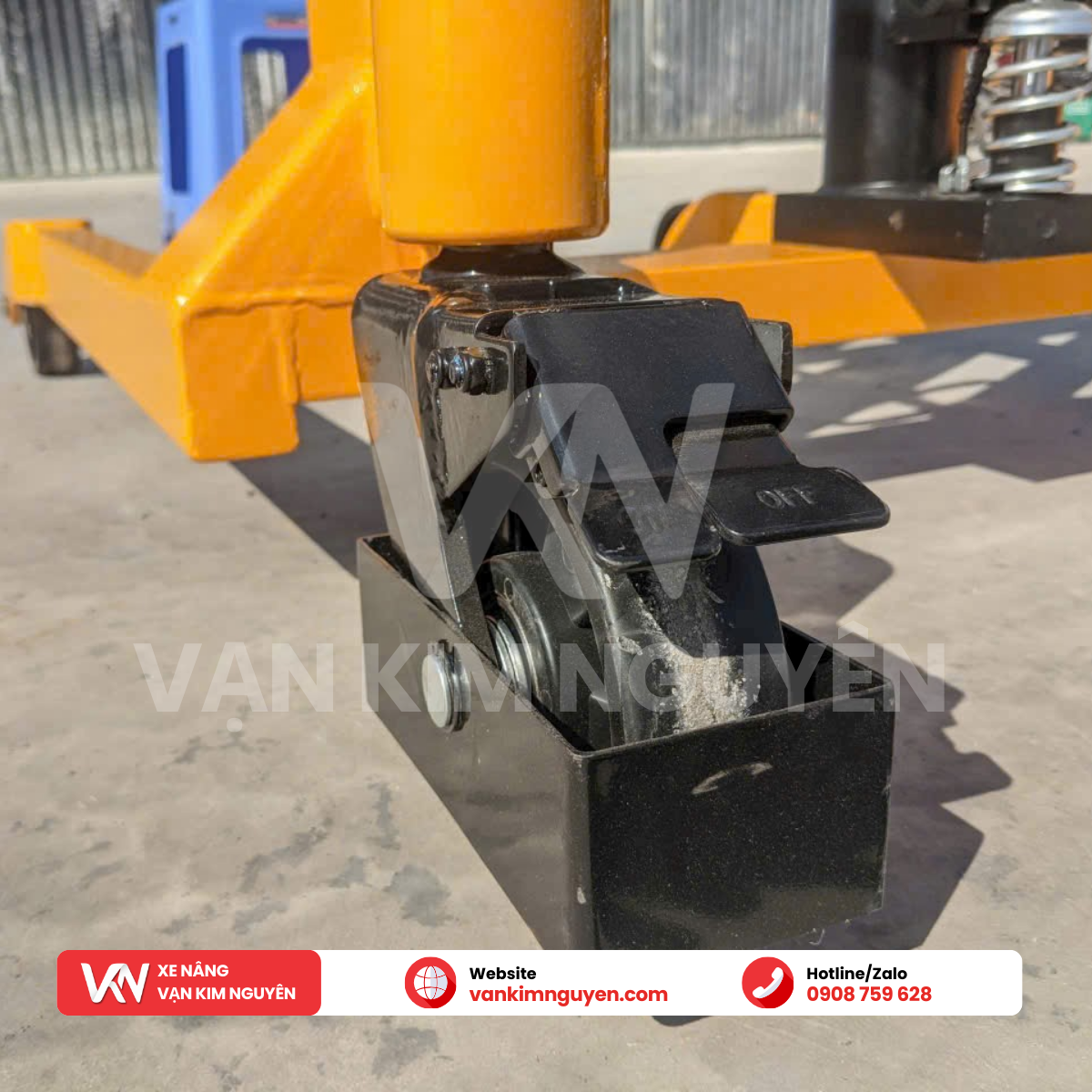 Xe nâng thùng phuy bằng tay