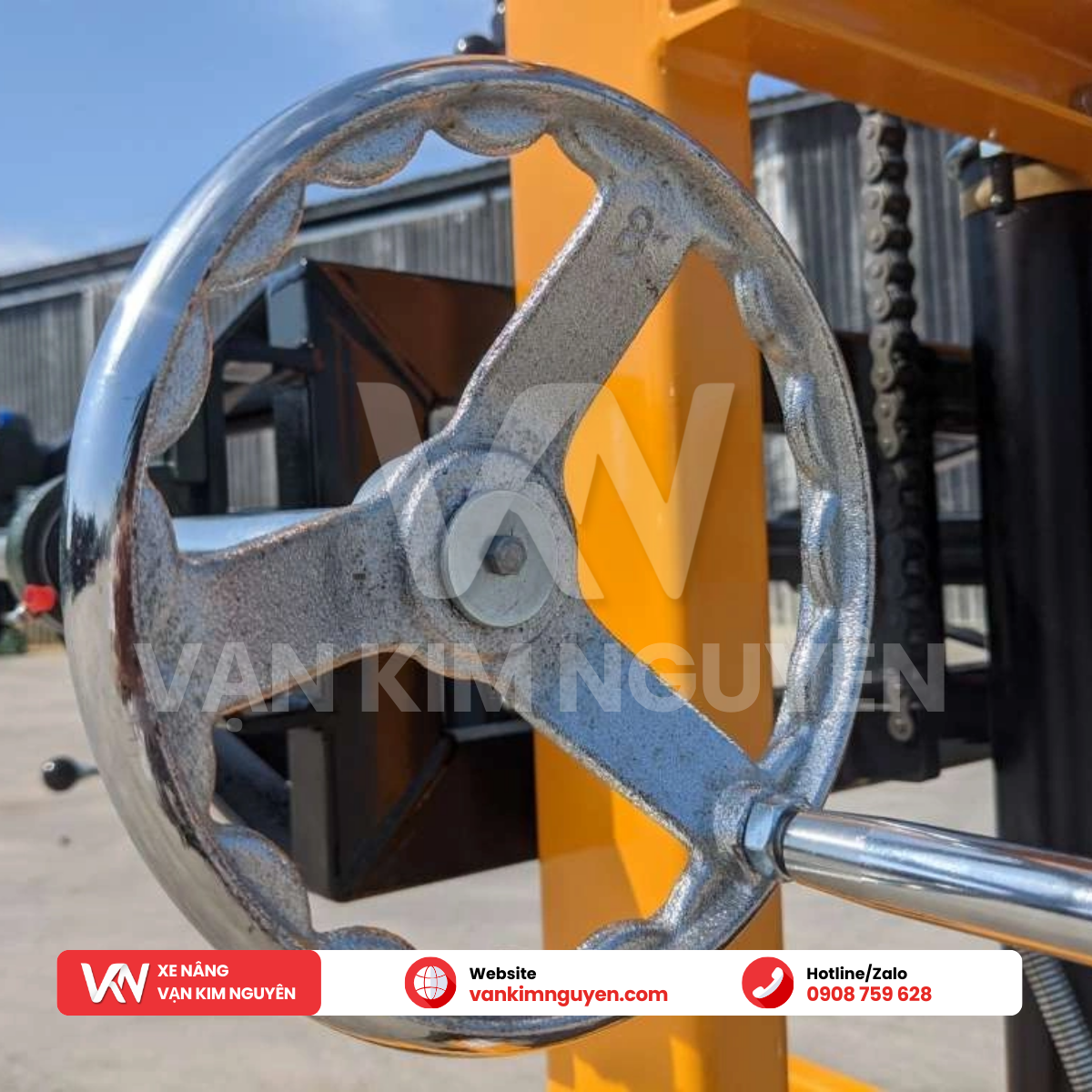 Xe nâng thùng phuy bằng tay