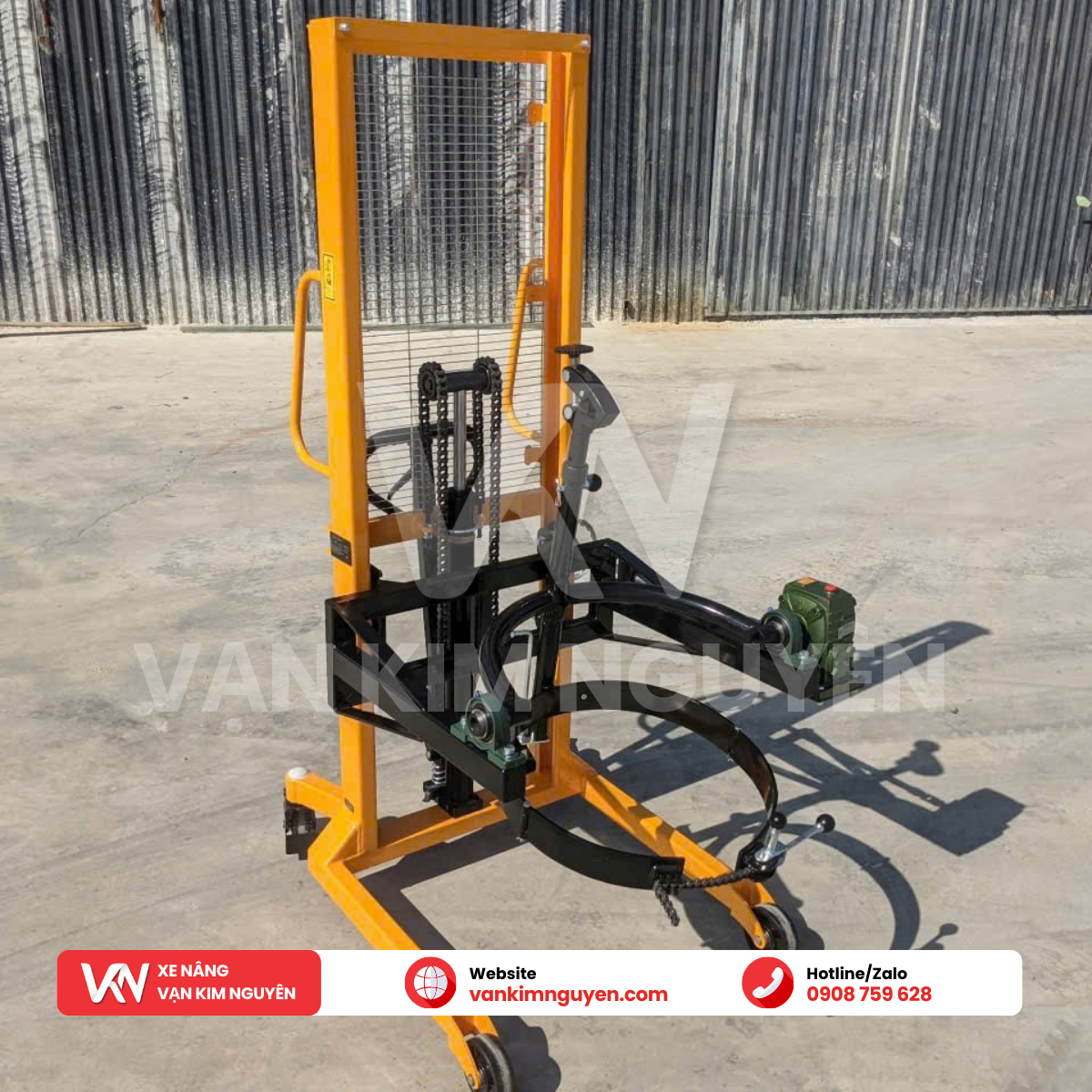 Xe nâng thùng phuy bằng tay