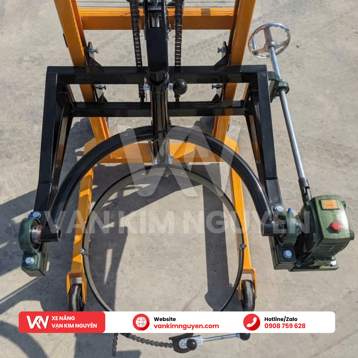 Xe nâng thùng phuy bằng tay